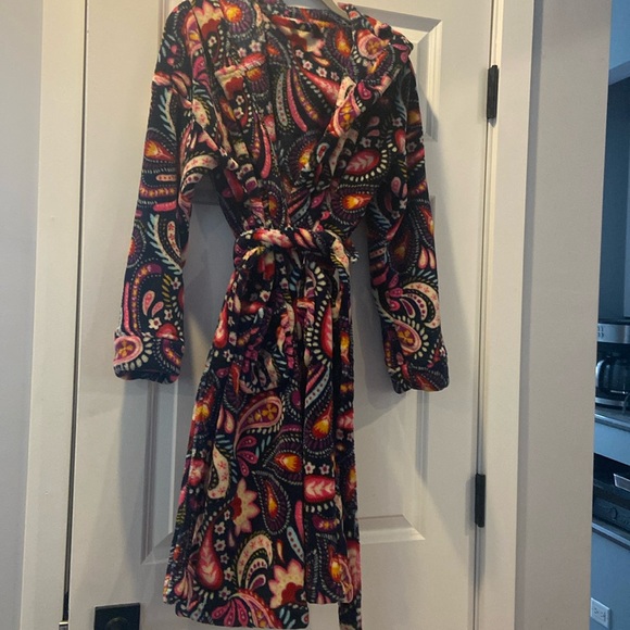 Vera Bradley fuzzy robe - Picture 1 of 3